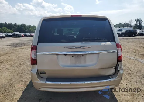 2013 Chrysler Town & Country Touring z USA, uszkodzony, nr VIN 2C4RC1BG9DR554910